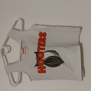 Hooters shirt small
